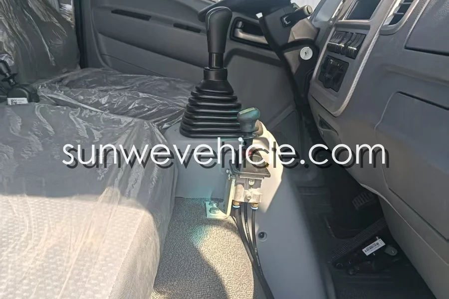 HOWO 4X2 5-Ton Dump Truck White 1880 Single Row