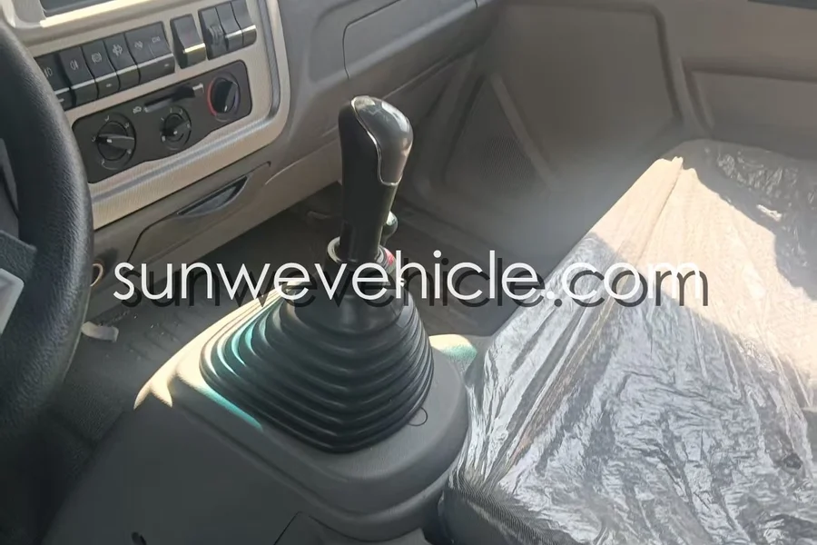 HOWO 4X2 5-Ton Dump Truck White 1880 Single Row