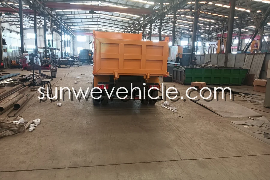 HOWO 4X2 5-Ton Dump Truck Yellow 1880 Single Row 3600x2100x800