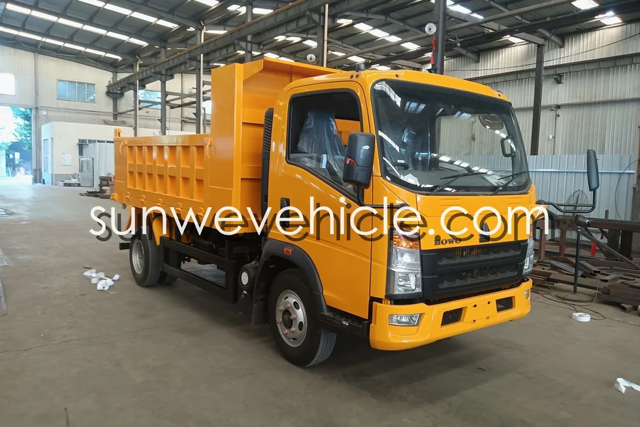HOWO 4X2 5-Ton Dump Truck Yellow 1880 Single Row 3600x2100x800