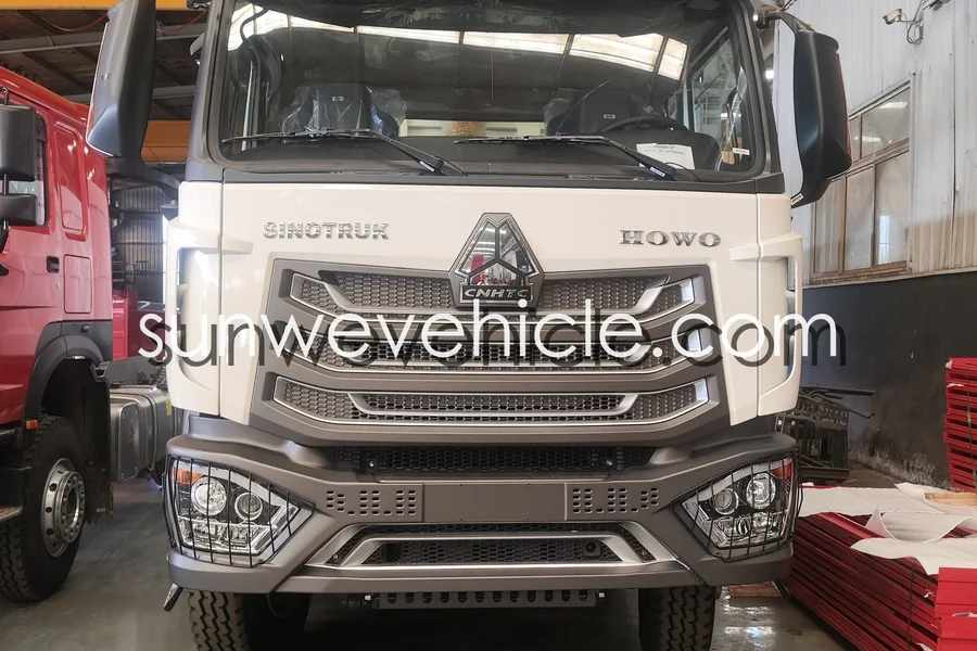 HOWO NX 8X4 371HP Dump Truck