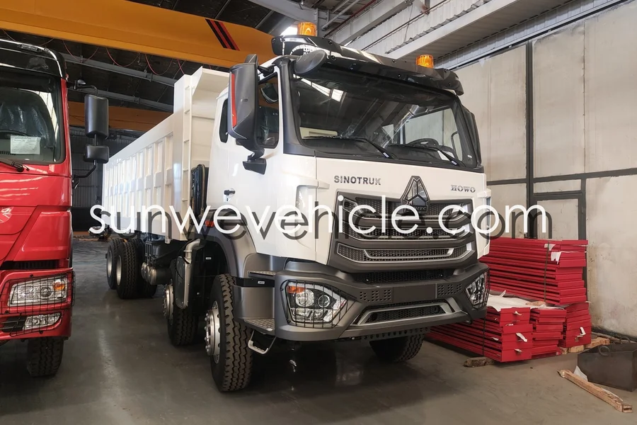 HOWO NX 8X4 371HP Dump Truck