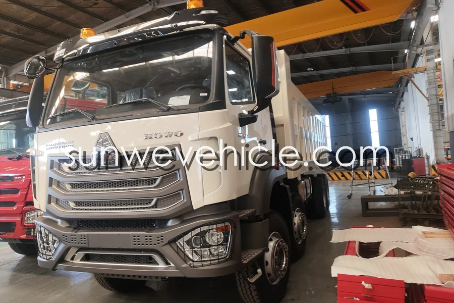 HOWO NX 8X4 371HP Dump Truck