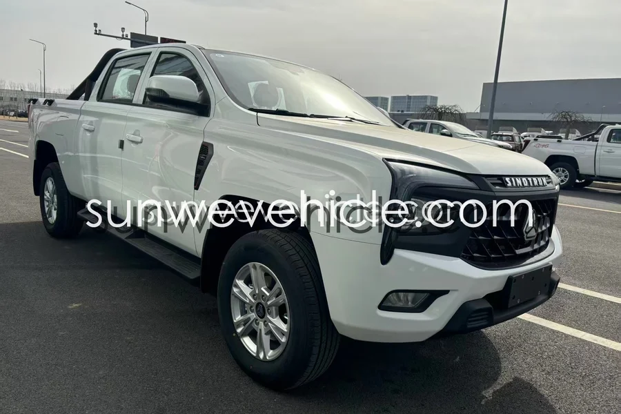 HOWO Pickup Truck White Manual 4x4