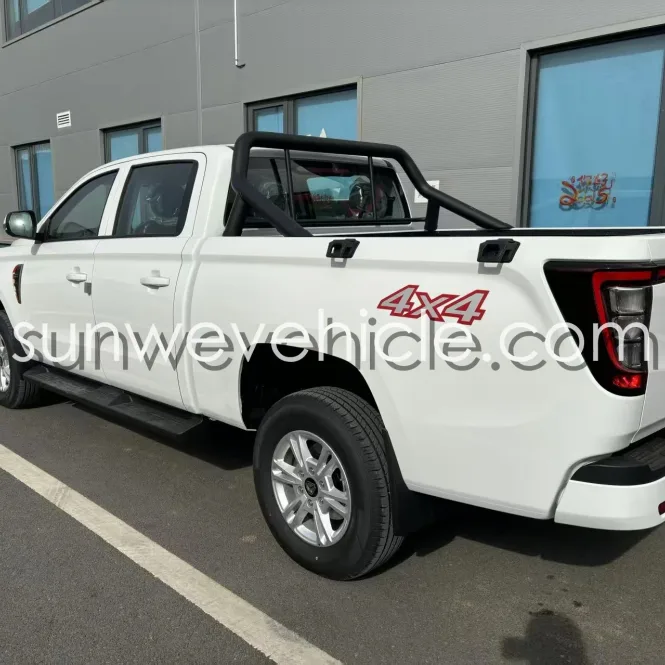FOTON TUNLAND 4X4 Double Cab Pickup Truck