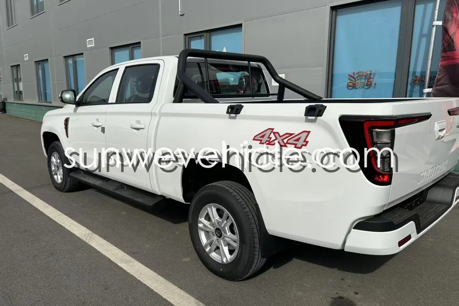 HOWO Pickup Truck White Manual 4x4