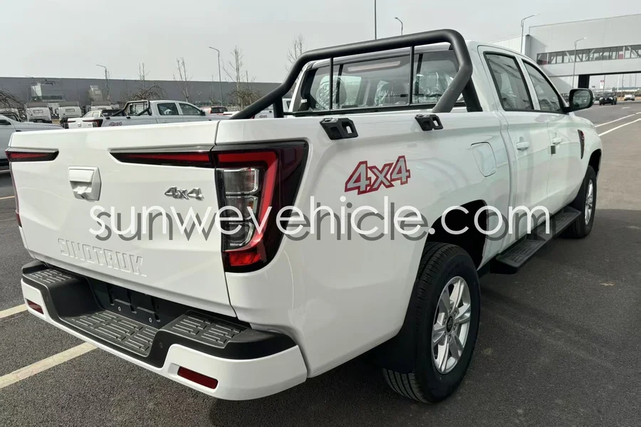 HOWO Pickup Truck White Manual 4x4
