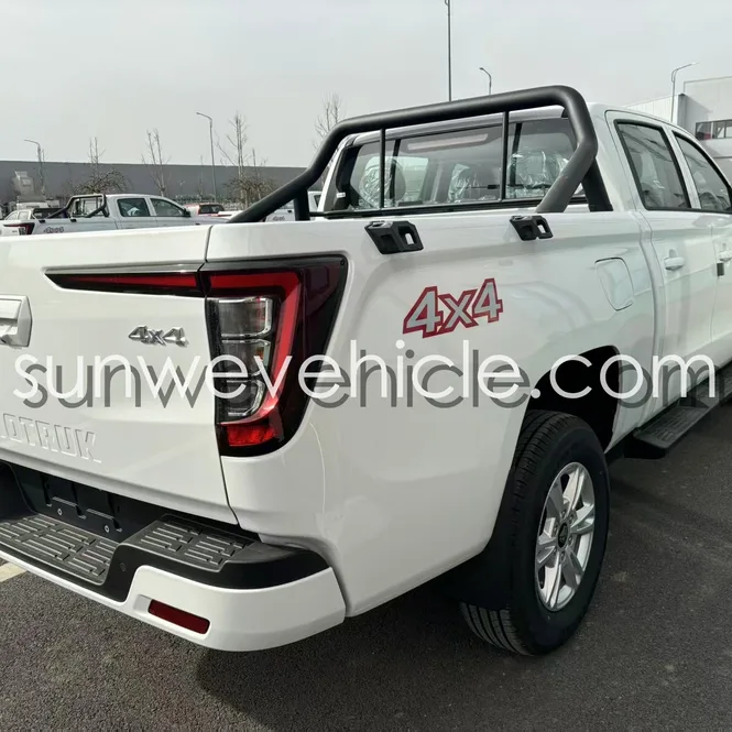 HOWO Pickup Truck White Manual 4x4