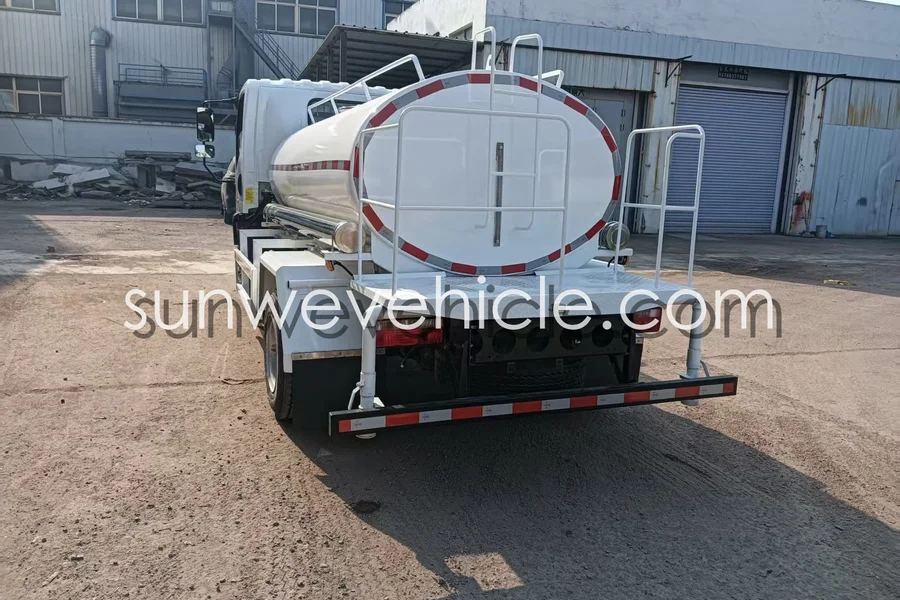 FAW Tiger VR 4×2 3m³ Sprinkler Truck