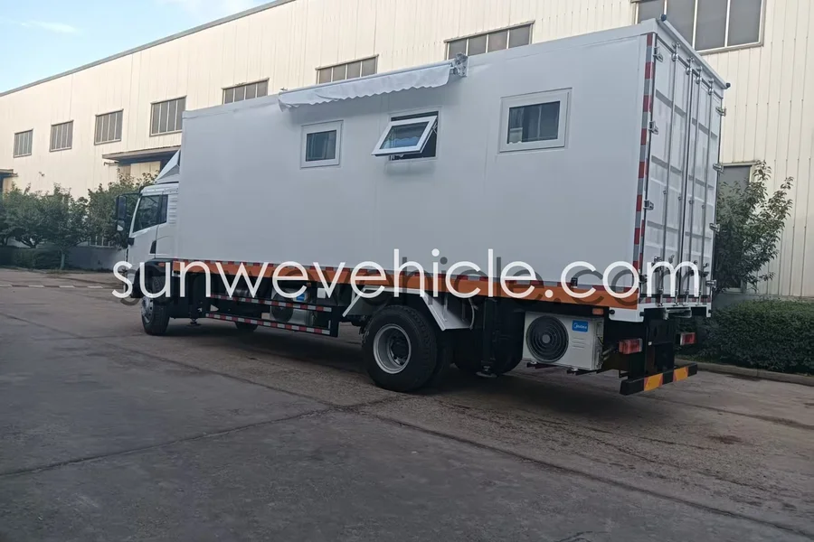 FAW Jiefang JK6 4×2 Mobile Medical Examination Vehicle