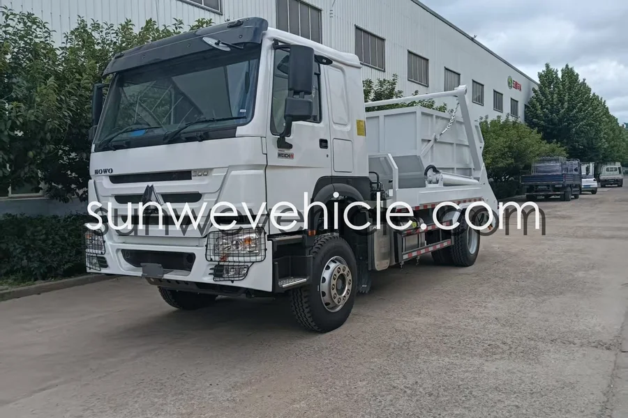 HOWO Hook Lift Garbage Truck