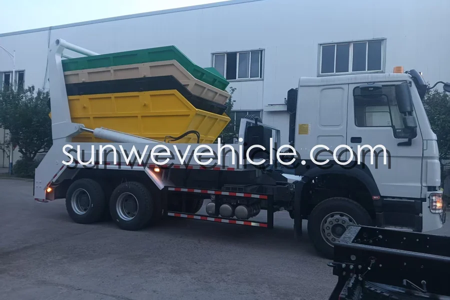 HOWO Hook Lift Garbage Truck