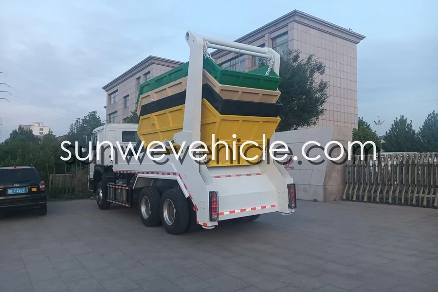 HOWO Hook Lift Garbage Truck
