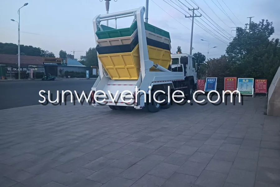 HOWO Hook Lift Garbage Truck