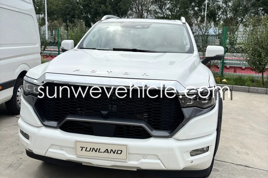 FOTON TUNLAND 4X4 Pickup Truck