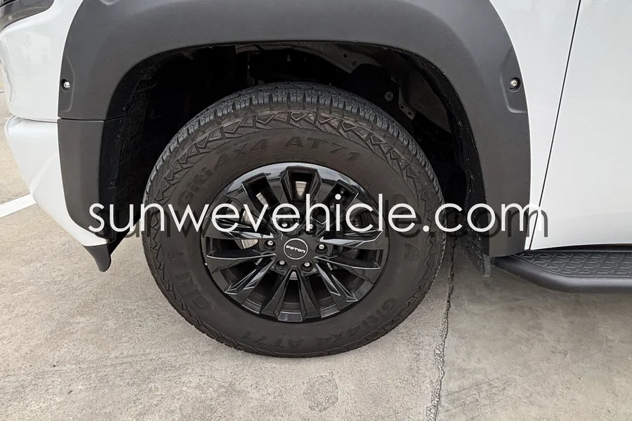 FOTON TUNLAND 4X4 Pickup Truck