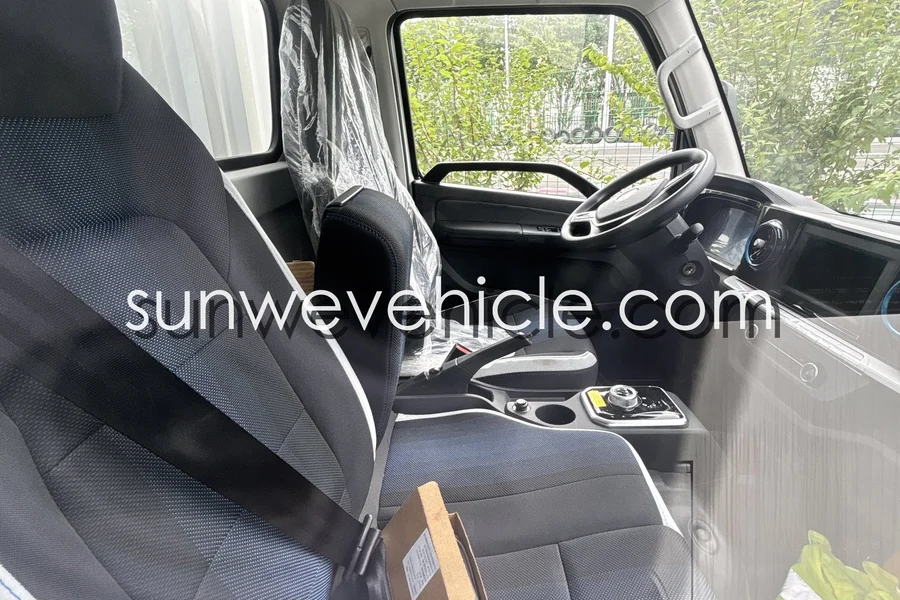 FOTON AUMARK Small Box Truck