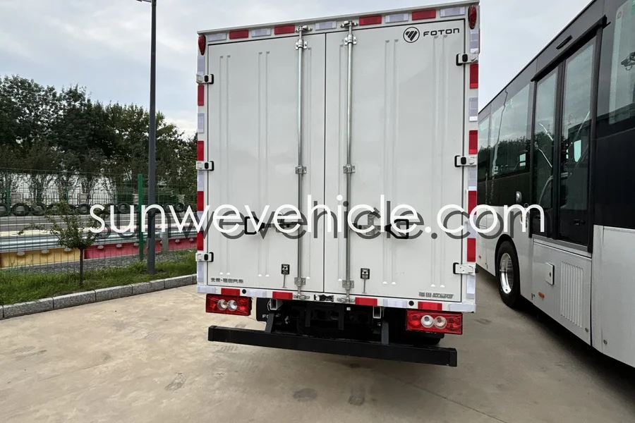 FOTON AUMARK Small Box Truck