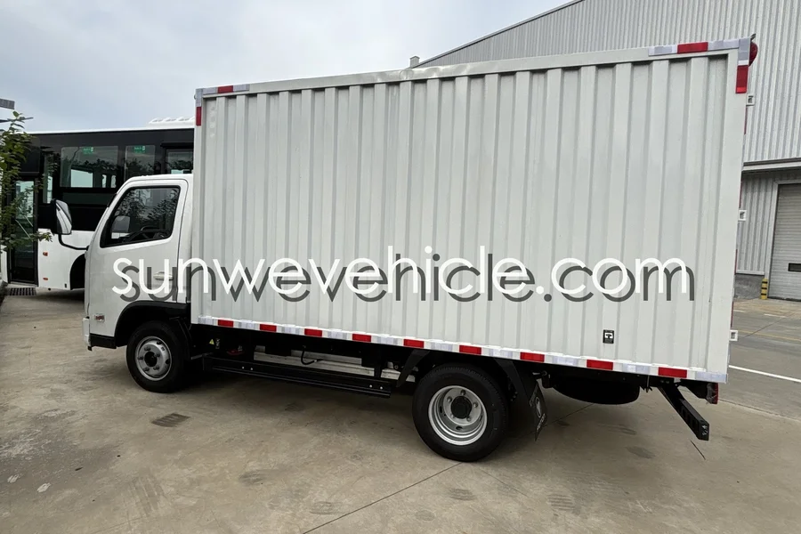 FOTON AUMARK Small Box Truck