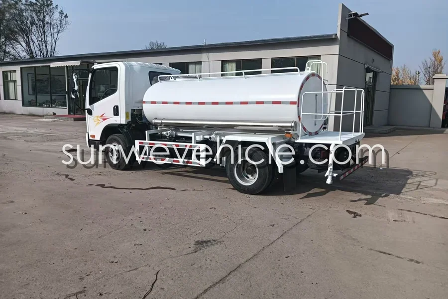 FAW Tiger VR 4×2 3m³ Sprinkler Truck