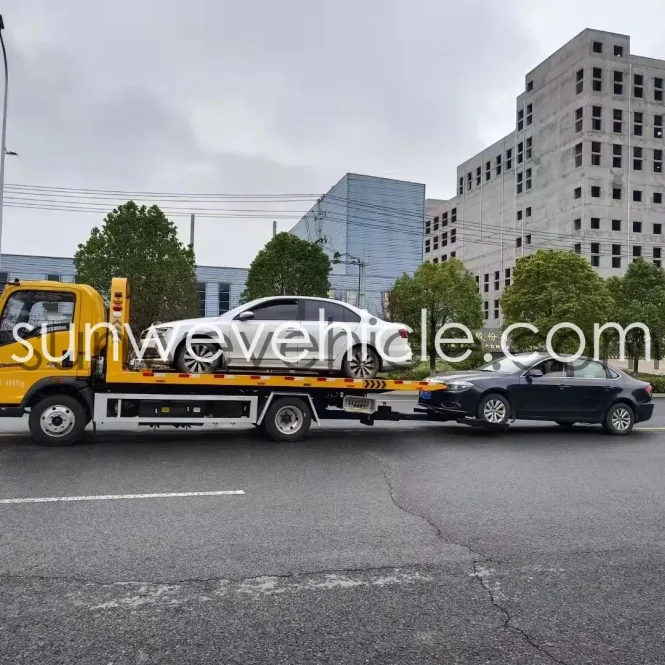 HOWO 4x2 Wrecker Truck - Professional Heavy Duty Tow Truck with 5-Ton Load Capacity